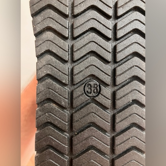 SUNDANCE hidden platform suede faux fur lined booties - Picture 6 of 8